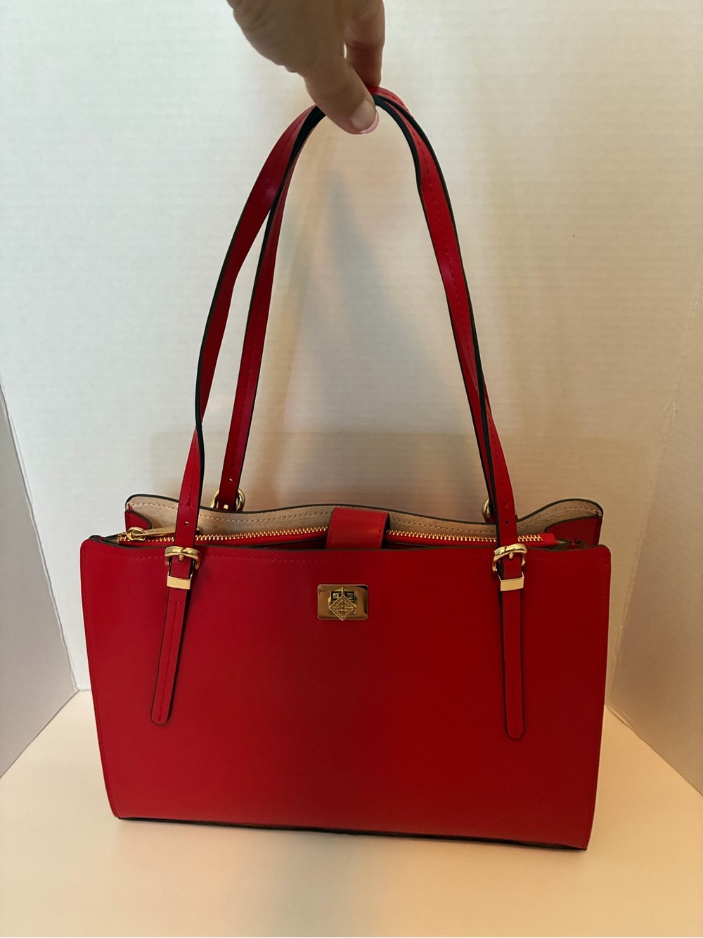 ANTONIO MELANI Red Structured Shoulder leather Tote with Gold Hardware